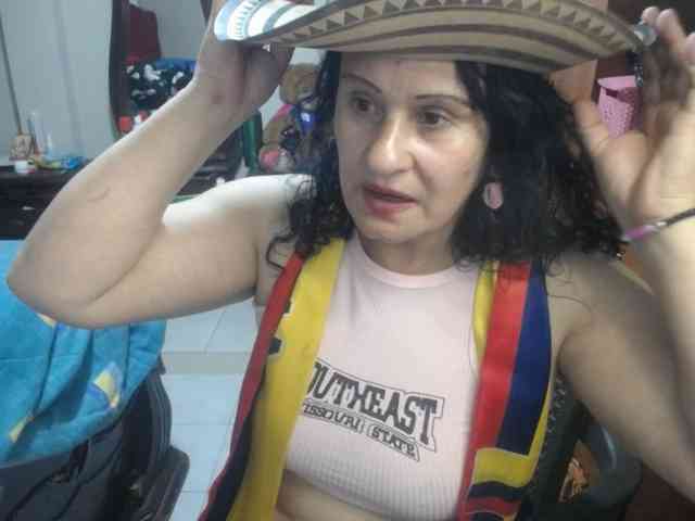 jazmin-mature webcam