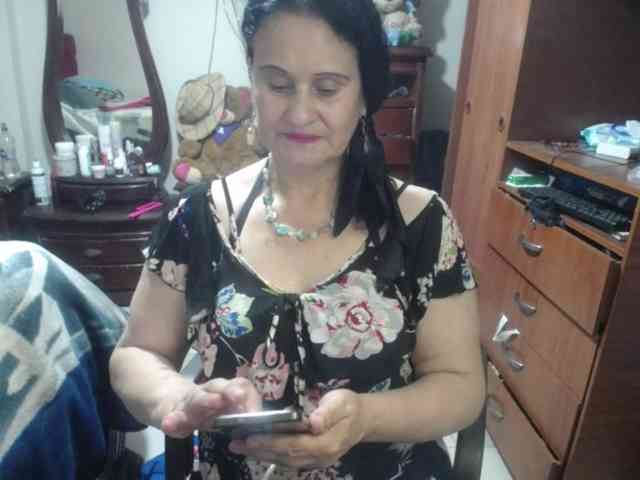 jazmin-mature webcam