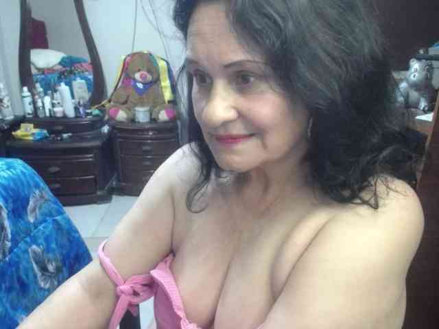 jazmin-mature