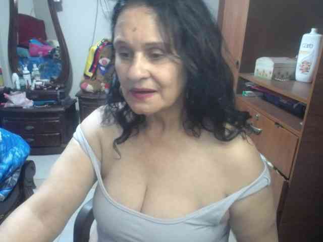 jazmin-mature webcam