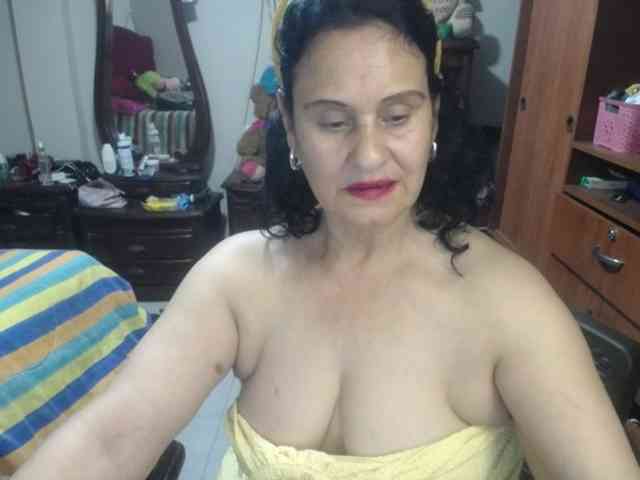 jazmin-mature