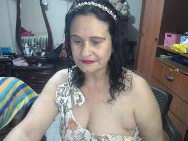 jazmin-mature