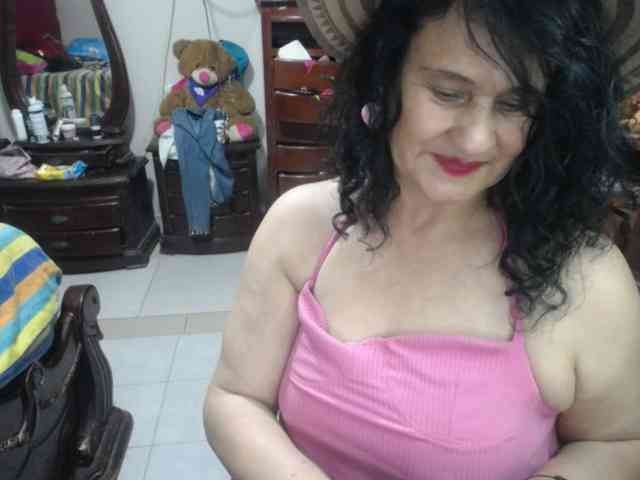 jazmin-mature