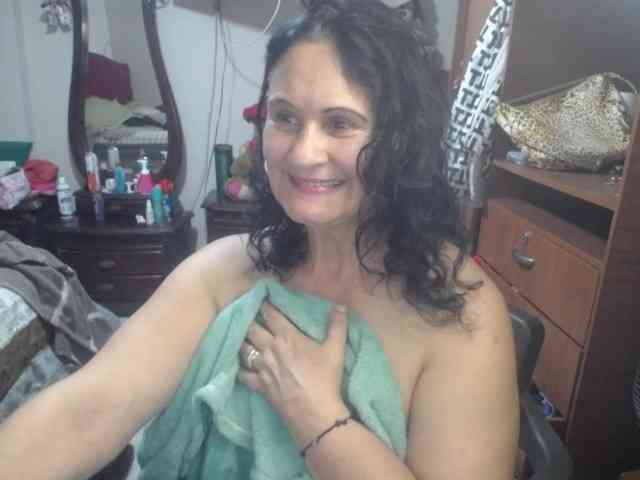 jazmin-mature