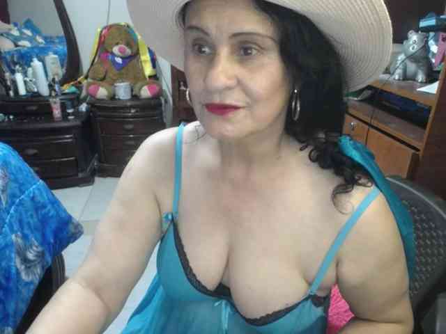 jazmin-mature
