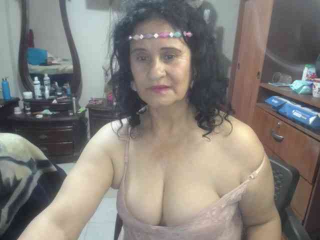 jazmin-mature webcam