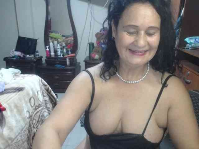 jazmin-mature