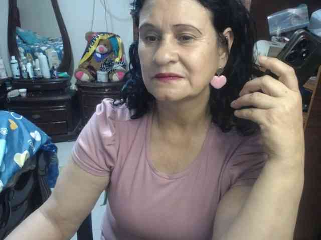 jazmin-mature