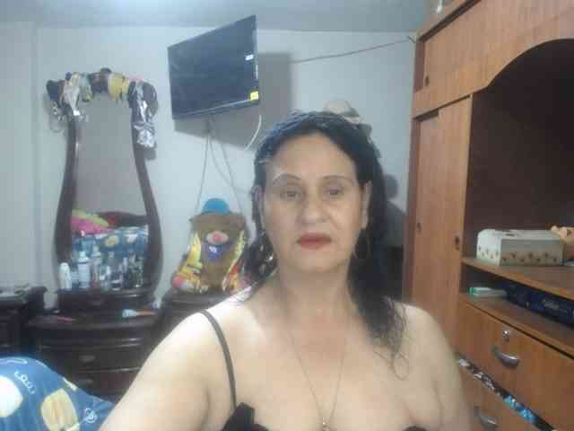 jazmin-mature