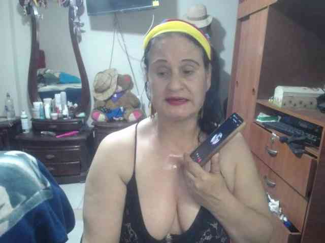 jazmin-mature webcam