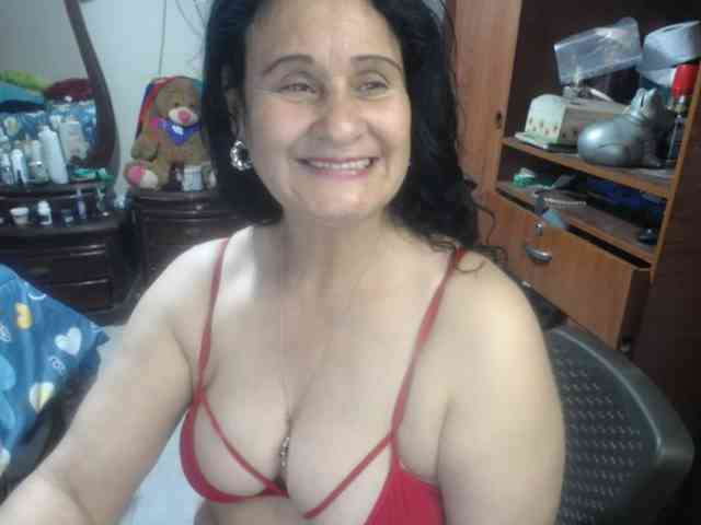jazmin-mature