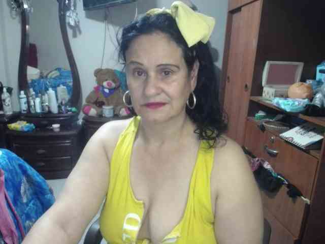 jazmin-mature