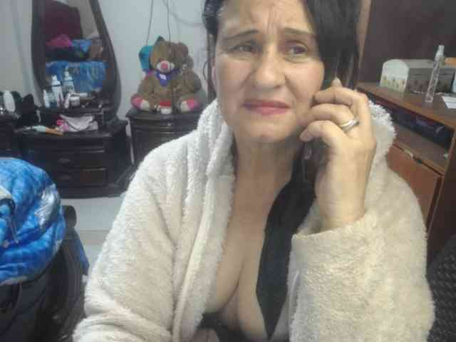 jazmin-mature webcam