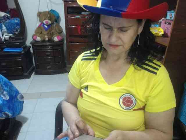 jazmin-mature webcam
