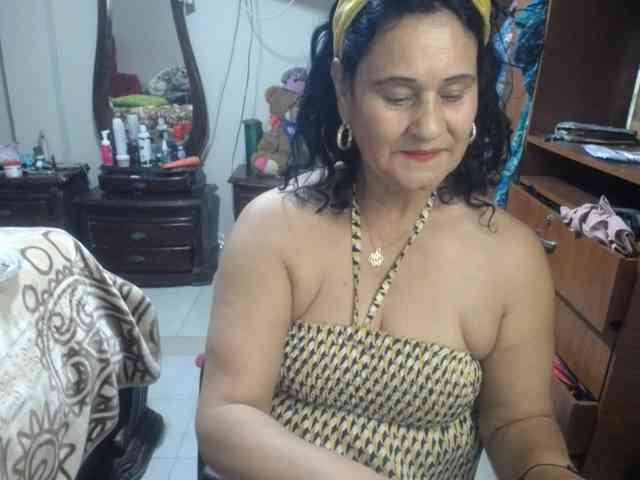 jazmin-mature webcam