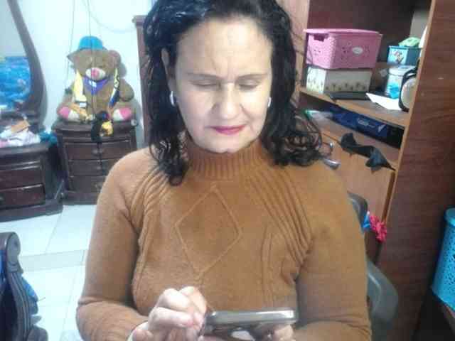 jazmin-mature webcam