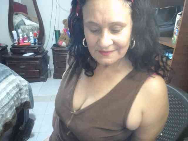 jazmin-mature webcam