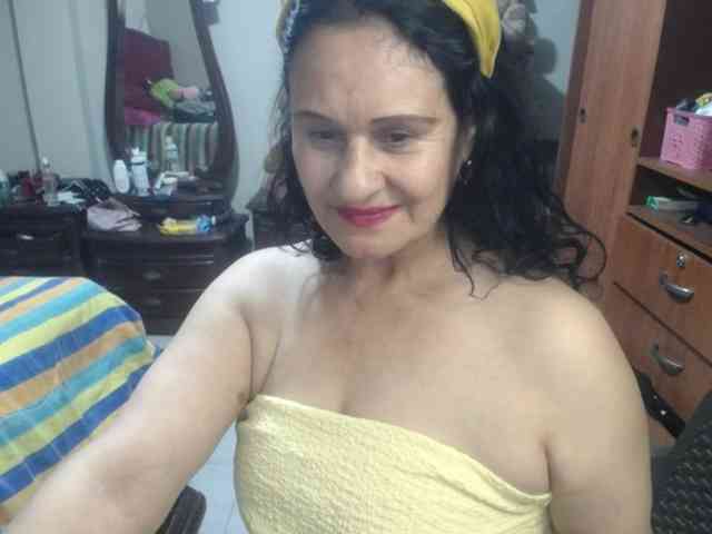 jazmin-mature