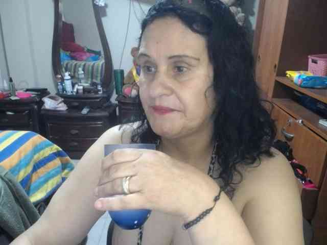 jazmin-mature