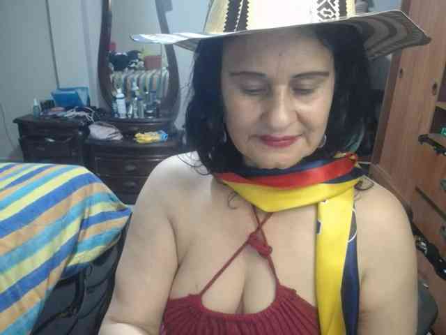 jazmin-mature