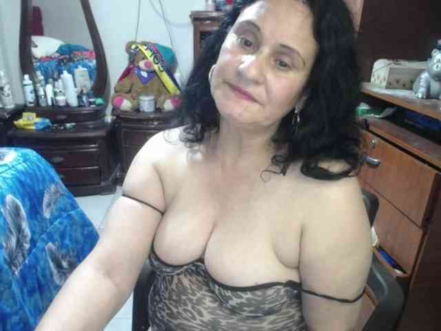 jazmin-mature