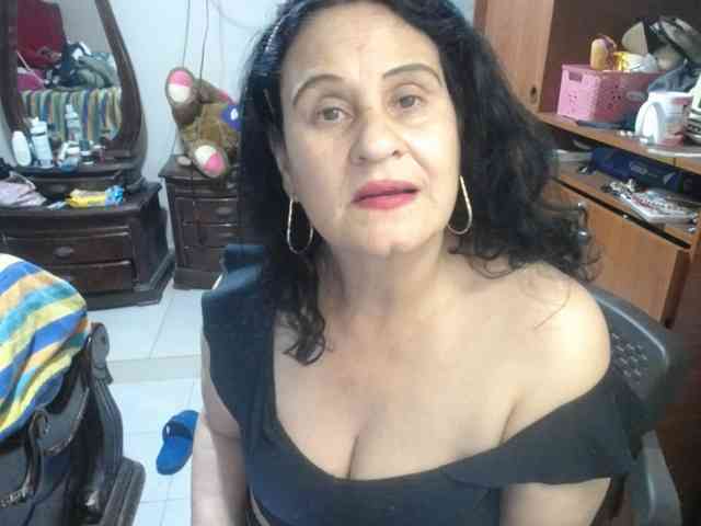 jazmin-mature