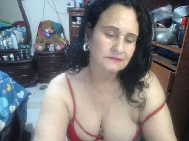 jazmin-mature