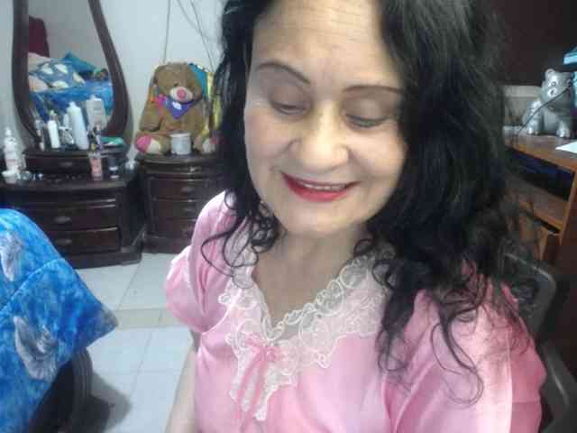 jazmin-mature