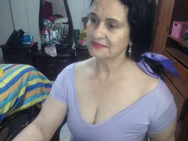 jazmin-mature webcam