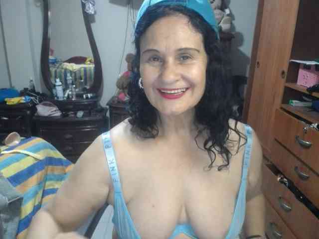 jazmin-mature