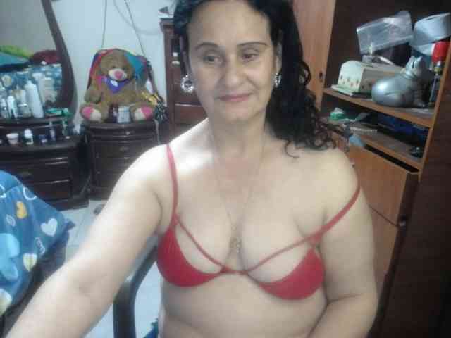 jazmin-mature