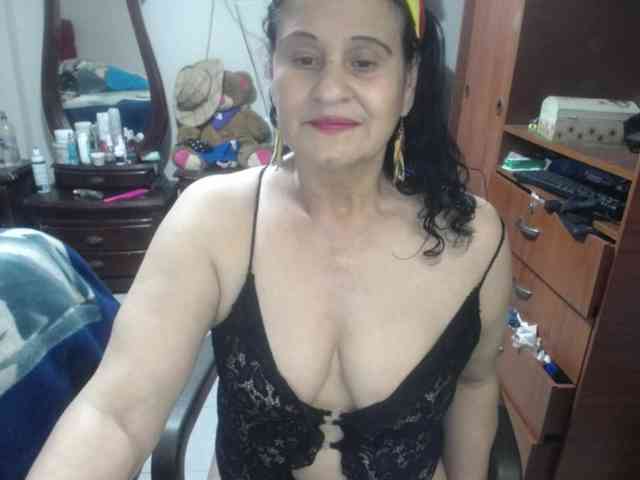 jazmin-mature