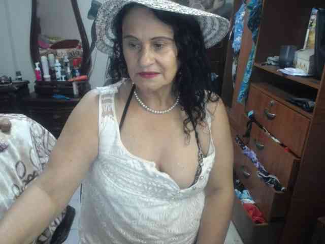 jazmin-mature webcam