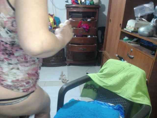 jazmin-mature