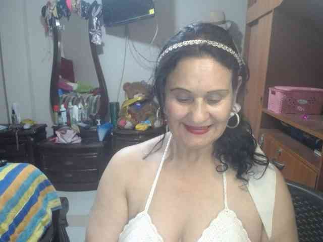 jazmin-mature