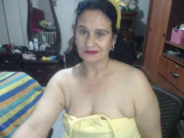 jazmin-mature