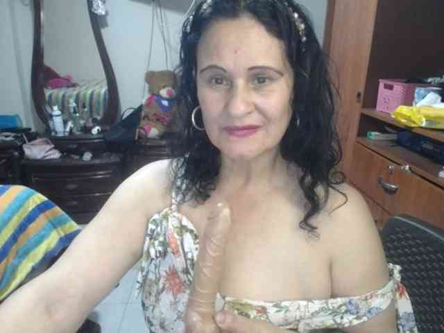 jazmin-mature