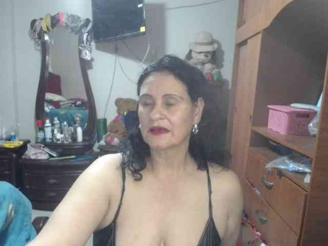 jazmin-mature webcam