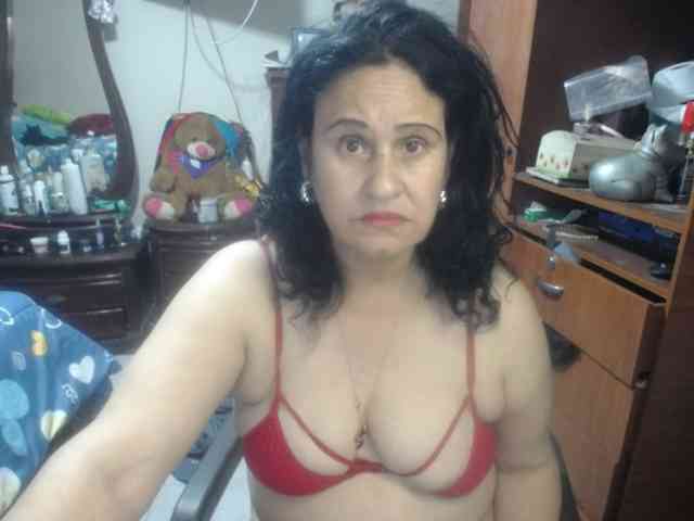 jazmin-mature