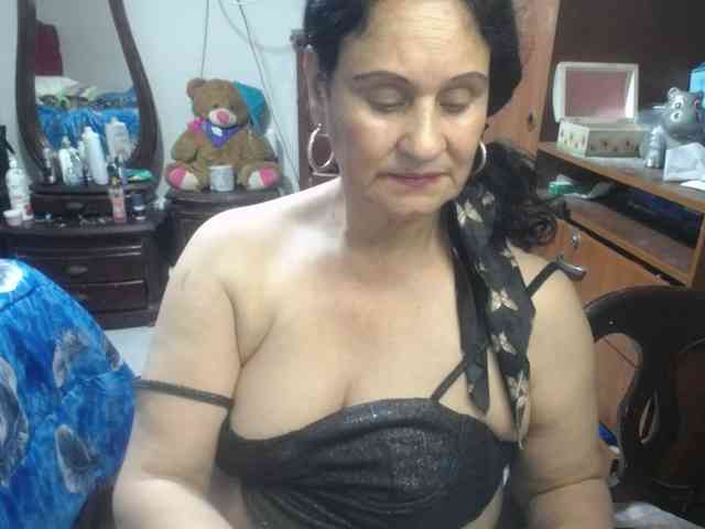 jazmin-mature