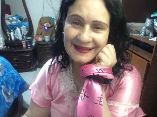 jazmin-mature