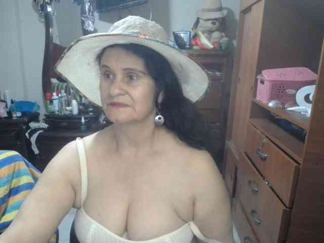 jazmin-mature webcam