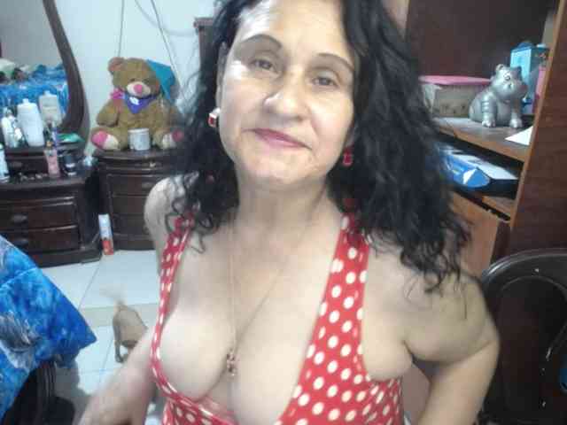 jazmin-mature