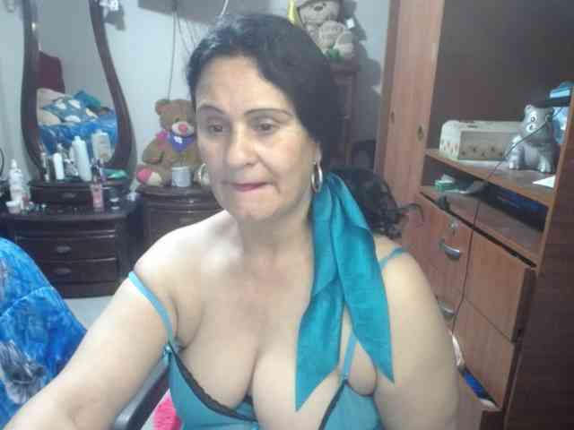 jazmin-mature