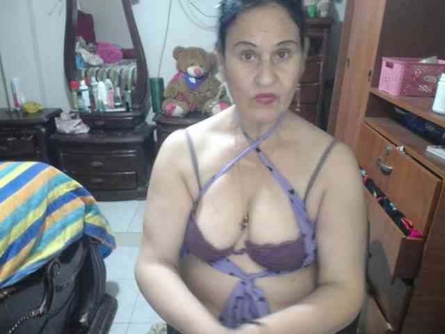 jazmin-mature