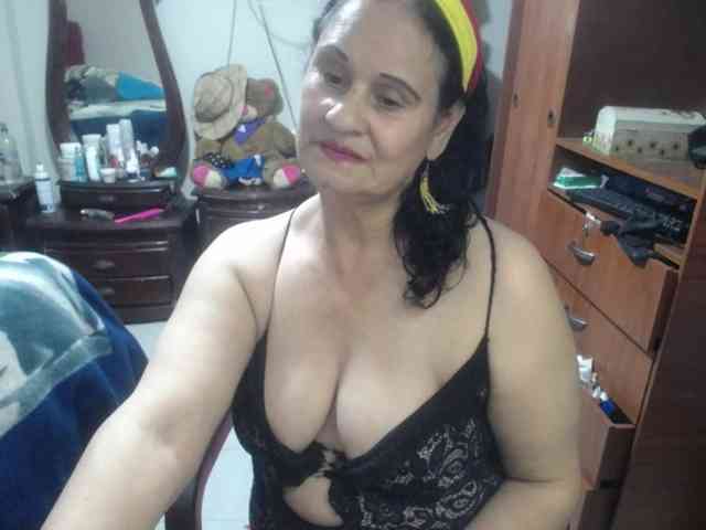 jazmin-mature