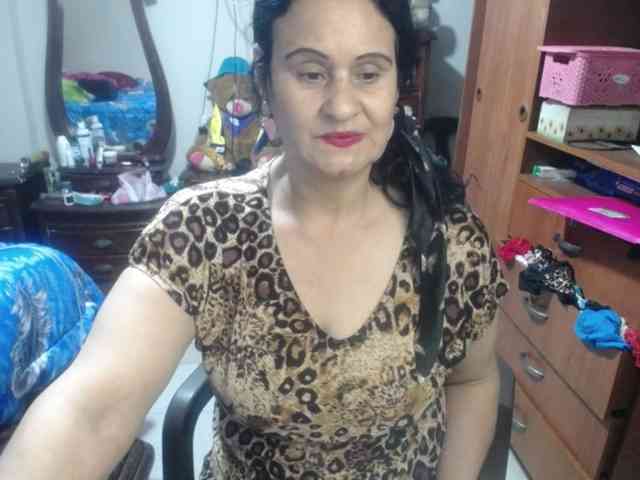 jazmin-mature