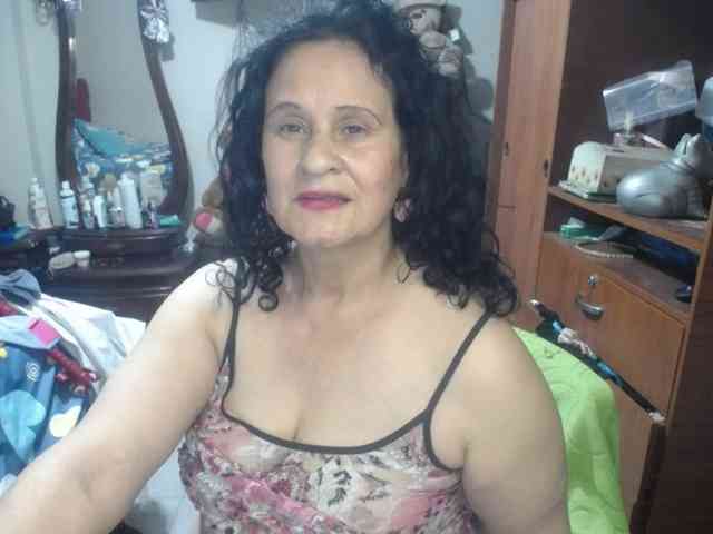 jazmin-mature