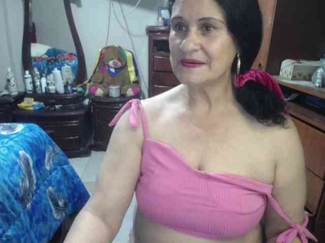 jazmin-mature