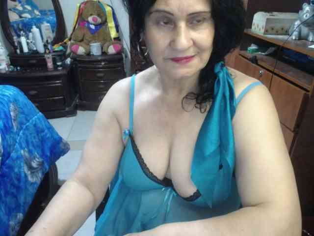 jazmin-mature